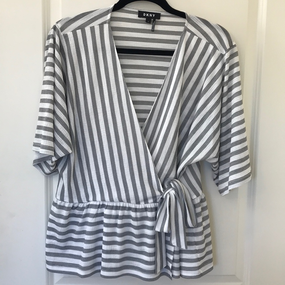 🌟NWOT DKNY Striped V Neck Kimono Sleeve Blouse